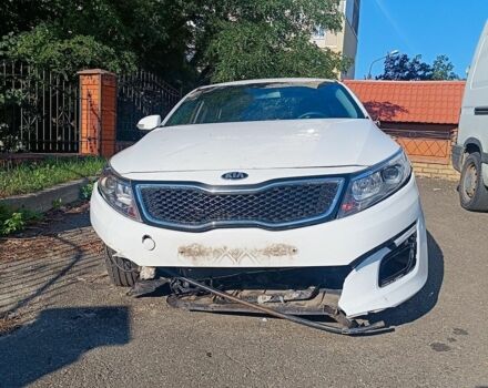 Белый Киа K5, объемом двигателя 2 л и пробегом 224 тыс. км за 3000 $, фото 1 на Automoto.ua