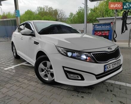 Белый Киа K5, объемом двигателя 2 л и пробегом 145 тыс. км за 7999 $, фото 1 на Automoto.ua