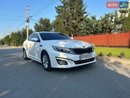 Белый Киа K5, объемом двигателя 2 л и пробегом 233 тыс. км за 10500 $, фото 1 на Automoto.ua