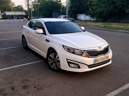 Белый Киа K5, объемом двигателя 2 л и пробегом 340 тыс. км за 8300 $, фото 1 на Automoto.ua