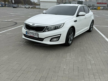 Белый Киа K5, объемом двигателя 2 л и пробегом 238 тыс. км за 11500 $, фото 1 на Automoto.ua