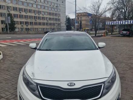 Кіа K5 2014 у Києві на Automoto.ua Білий Кіа K5, об'ємом двигуна 2 л та пробігом 295 тис. км за 8500 $, фото 1 на Automoto.ua