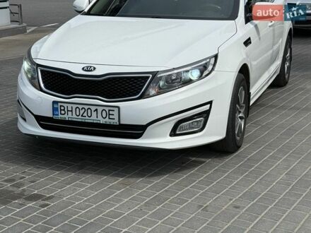 Белый Киа K5, объемом двигателя 2 л и пробегом 263 тыс. км за 8600 $, фото 1 на Automoto.ua