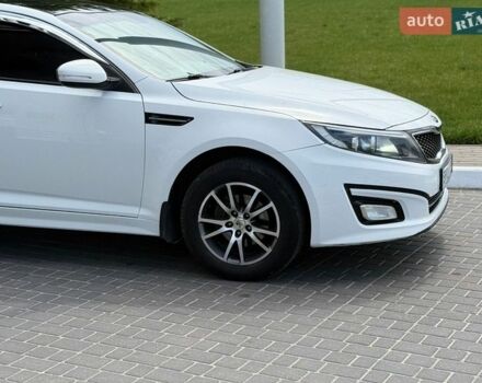Белый Киа K5, объемом двигателя 2 л и пробегом 263 тыс. км за 8600 $, фото 1 на Automoto.ua