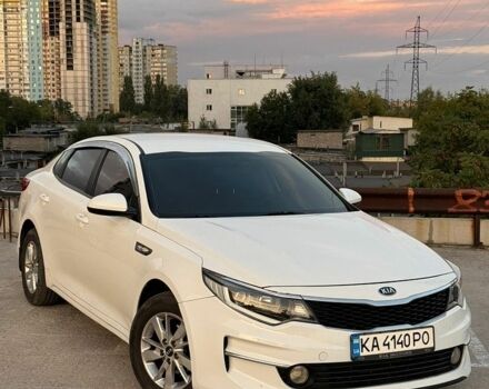 Белый Киа K5, объемом двигателя 2 л и пробегом 220 тыс. км за 8700 $, фото 1 на Automoto.ua
