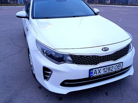 Білий Кіа K5, об'ємом двигуна 2 л та пробігом 180 тис. км за 13000 $, фото 1 на Automoto.ua