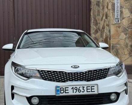 Белый Киа K5, объемом двигателя 2 л и пробегом 185 тыс. км за 12500 $, фото 1 на Automoto.ua