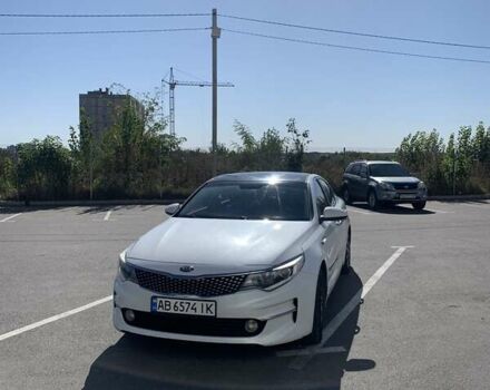 Белый Киа K5, объемом двигателя 2 л и пробегом 172 тыс. км за 12700 $, фото 1 на Automoto.ua