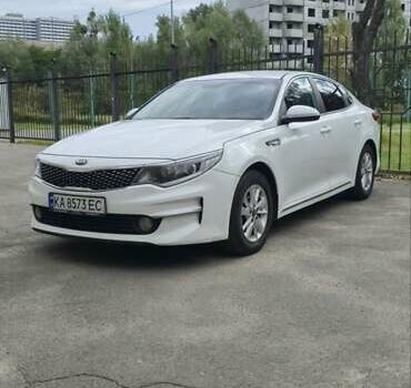 Белый Киа K5, объемом двигателя 2 л и пробегом 233 тыс. км за 11899 $, фото 1 на Automoto.ua