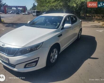 Білий Кіа K5, об'ємом двигуна 2 л та пробігом 241 тис. км за 8900 $, фото 1 на Automoto.ua