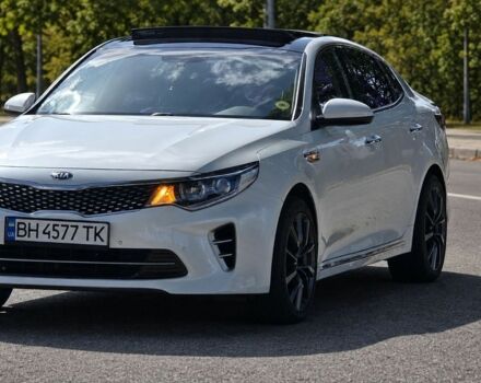 Белый Киа K5, объемом двигателя 2 л и пробегом 223 тыс. км за 11583 $, фото 1 на Automoto.ua