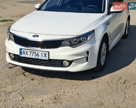 Белый Киа K5, объемом двигателя 2 л и пробегом 133 тыс. км за 9200 $, фото 1 на Automoto.ua