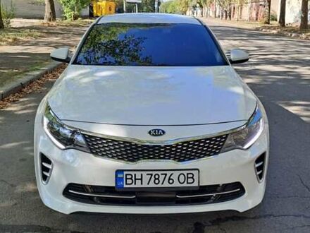 Белый Киа K5, объемом двигателя 2 л и пробегом 295 тыс. км за 11200 $, фото 1 на Automoto.ua