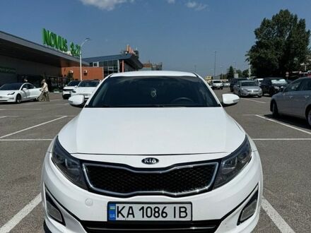 Белый Киа K5, объемом двигателя 2 л и пробегом 250 тыс. км за 9200 $, фото 1 на Automoto.ua