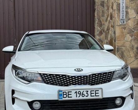 Белый Киа K5, объемом двигателя 2 л и пробегом 185 тыс. км за 12500 $, фото 1 на Automoto.ua