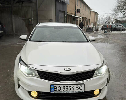 Білий Кіа K5, об'ємом двигуна 2 л та пробігом 280 тис. км за 10500 $, фото 1 на Automoto.ua