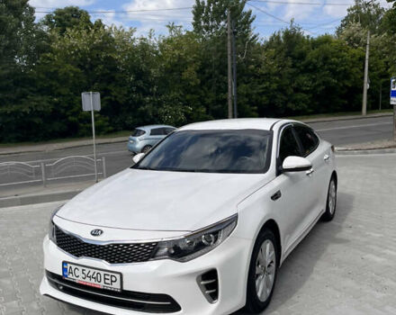 Белый Киа K5, объемом двигателя 2 л и пробегом 153 тыс. км за 15500 $, фото 1 на Automoto.ua