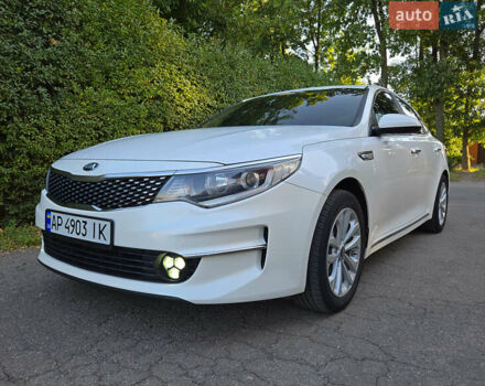 Белый Киа K5, объемом двигателя 2 л и пробегом 170 тыс. км за 14500 $, фото 1 на Automoto.ua