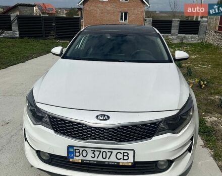 Белый Киа K5, объемом двигателя 2 л и пробегом 420 тыс. км за 9999 $, фото 1 на Automoto.ua