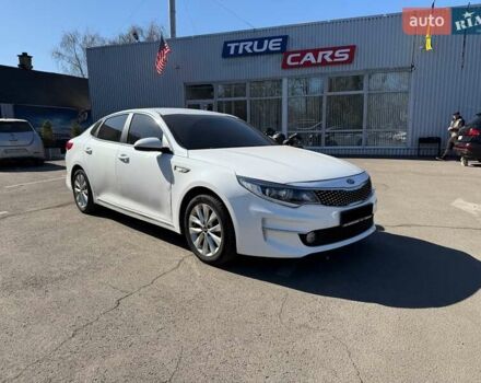 Белый Киа K5, объемом двигателя 2 л и пробегом 190 тыс. км за 8500 $, фото 1 на Automoto.ua