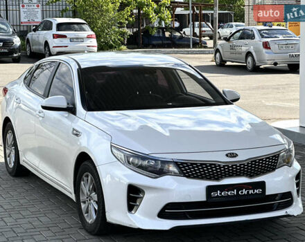 Белый Киа K5, объемом двигателя 2 л и пробегом 275 тыс. км за 11800 $, фото 1 на Automoto.ua