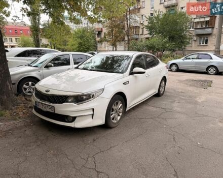 Белый Киа K5, объемом двигателя 2 л и пробегом 340 тыс. км за 9300 $, фото 1 на Automoto.ua
