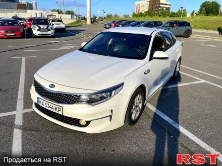 Белый Киа K5, объемом двигателя 2 л и пробегом 306 тыс. км за 11850 $, фото 1 на Automoto.ua