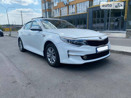 Белый Киа K5, объемом двигателя 2 л и пробегом 277 тыс. км за 9600 $, фото 1 на Automoto.ua