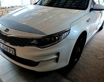 Белый Киа K5, объемом двигателя 2 л и пробегом 300 тыс. км за 7700 $, фото 1 на Automoto.ua