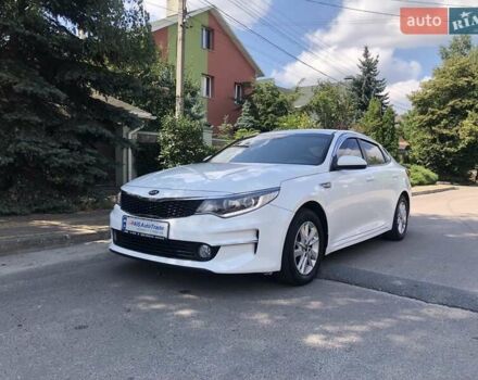 Белый Киа K5, объемом двигателя 2 л и пробегом 335 тыс. км за 11990 $, фото 1 на Automoto.ua