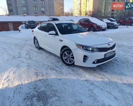 Белый Киа K5, объемом двигателя 2 л и пробегом 507 тыс. км за 9000 $, фото 1 на Automoto.ua