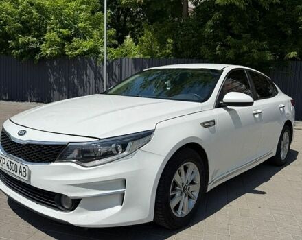 Белый Киа K5, объемом двигателя 2 л и пробегом 274 тыс. км за 11000 $, фото 1 на Automoto.ua