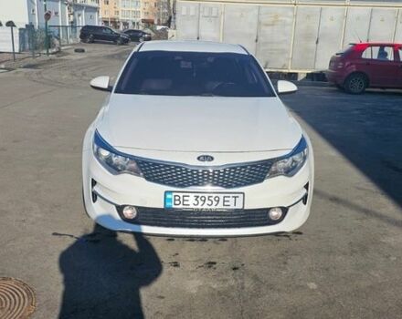 Белый Киа K5, объемом двигателя 2 л и пробегом 250 тыс. км за 12000 $, фото 1 на Automoto.ua