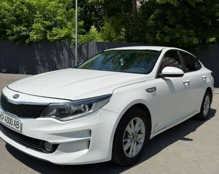 Белый Киа K5, объемом двигателя 2 л и пробегом 286 тыс. км за 9999 $, фото 1 на Automoto.ua