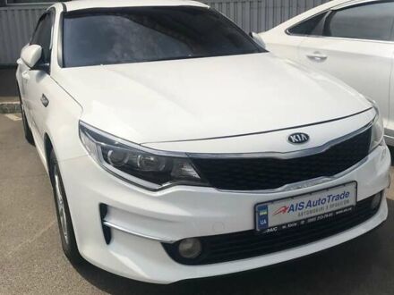 Киа K5 2017 в Киеве на Automoto.ua Белый Киа K5, объемом двигателя 2 л и пробегом 397 тыс. км за 10990 $, фото 1 на Automoto.ua
