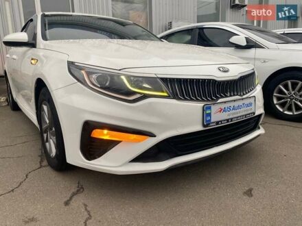 Білий Кіа K5, об'ємом двигуна 2 л та пробігом 405 тис. км за 12490 $, фото 1 на Automoto.ua