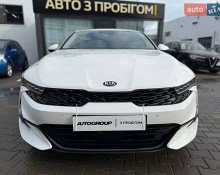 Білий Кіа K5, об'ємом двигуна 2 л та пробігом 167 тис. км за 19999 $, фото 1 на Automoto.ua