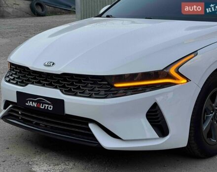 Білий Кіа K5, об'ємом двигуна 1.6 л та пробігом 173 тис. км за 16900 $, фото 1 на Automoto.ua