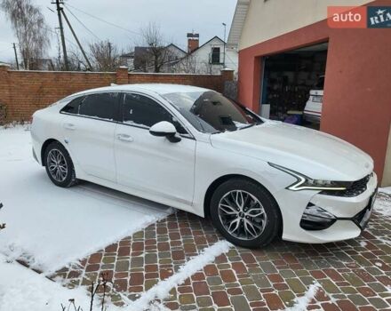 Білий Кіа K5, об'ємом двигуна 2 л та пробігом 150 тис. км за 24200 $, фото 1 на Automoto.ua