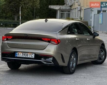 Бежевый Киа K5, объемом двигателя 0 л и пробегом 85 тыс. км за 18500 $, фото 4 на Automoto.ua