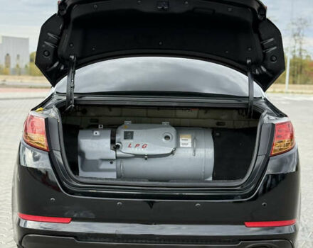 Чорний Кіа K5, об'ємом двигуна 2 л та пробігом 270 тис. км за 8700 $, фото 20 на Automoto.ua