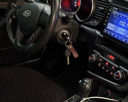 Чорний Кіа K5, об'ємом двигуна 2 л та пробігом 270 тис. км за 8500 $, фото 17 на Automoto.ua