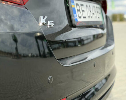 Чорний Кіа K5, об'ємом двигуна 2 л та пробігом 270 тис. км за 8700 $, фото 7 на Automoto.ua