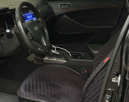 Чорний Кіа K5, об'ємом двигуна 2 л та пробігом 270 тис. км за 8500 $, фото 7 на Automoto.ua