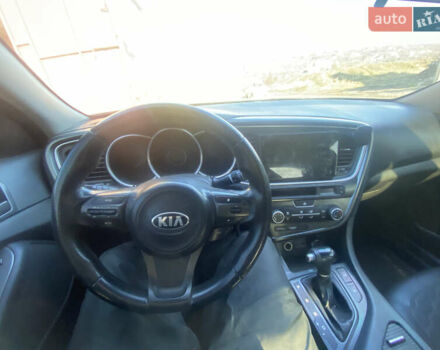 Чорний Кіа K5, об'ємом двигуна 2 л та пробігом 200 тис. км за 8000 $, фото 7 на Automoto.ua