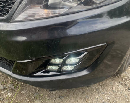 Чорний Кіа K5, об'ємом двигуна 2 л та пробігом 200 тис. км за 8000 $, фото 2 на Automoto.ua