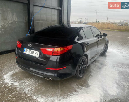 Чорний Кіа K5, об'ємом двигуна 2 л та пробігом 200 тис. км за 8000 $, фото 4 на Automoto.ua