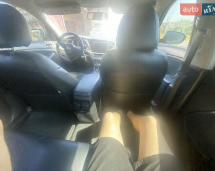 Чорний Кіа K5, об'ємом двигуна 2 л та пробігом 200 тис. км за 8000 $, фото 11 на Automoto.ua