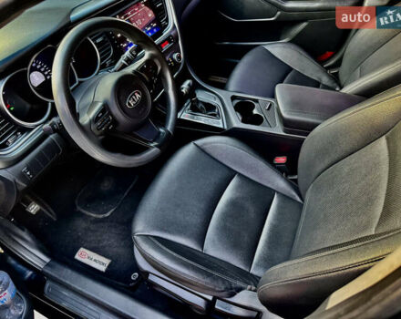 Черный Киа K5, объемом двигателя 2 л и пробегом 160 тыс. км за 8100 $, фото 15 на Automoto.ua