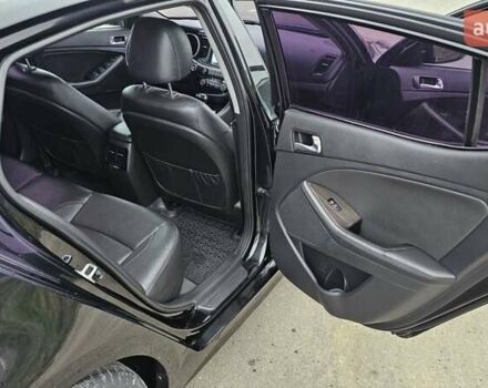 Чорний Кіа K5, об'ємом двигуна 2 л та пробігом 125 тис. км за 12000 $, фото 13 на Automoto.ua